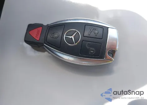 2013 Mercedes-Benz C 300 Luxury 4Matic/Sport 4Matic z USA, uszkodzony, nr VIN WDDGF8AB6DR265878